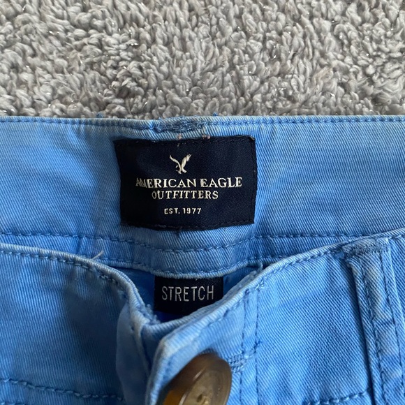 American Eagle Blue khaki Shortie Stretch - Picture 3 of 4